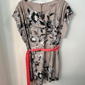 Eliza J size 16 gray floral dress with pink sash